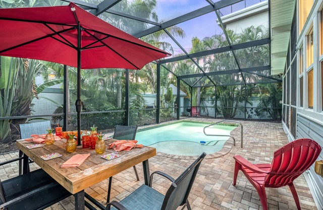 🌴 Palm Shade Cottage | Charming 1-Bedroom in SK, Access to Pool, Walk to Beach!