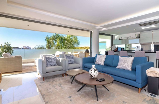 Palms 10 - Luxury state of the art, spacious apartment