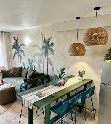 Palms Beach Apartment- Seaviews