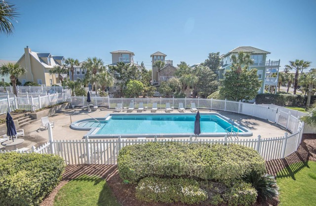 Palms North #2B- Deeded beach access, pool, on Dune Allen beach