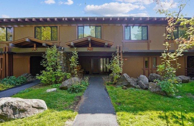 Panoramic Lake Views Rocky Ridge #47