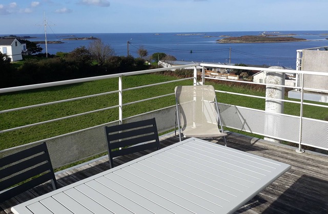 Panoramic sea view apartment for 4 people- LANDEDA