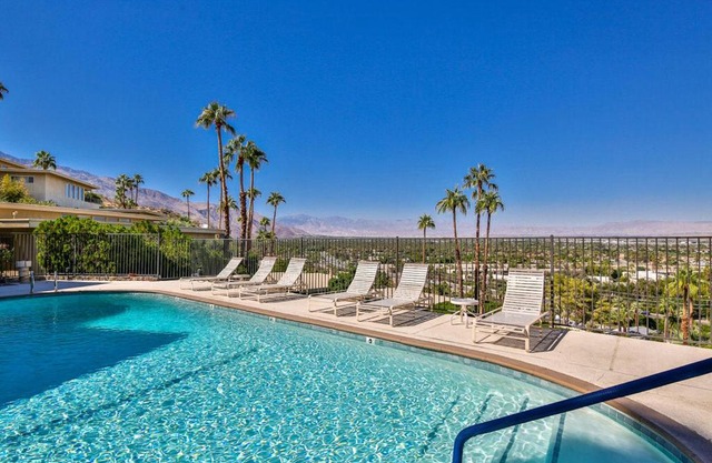 Panoramic Southridge Views Condo
