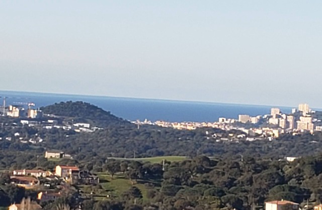 Panoramic view air-conditioned 3 bedrooms 2 bathrooms 15 minutes from beaches.