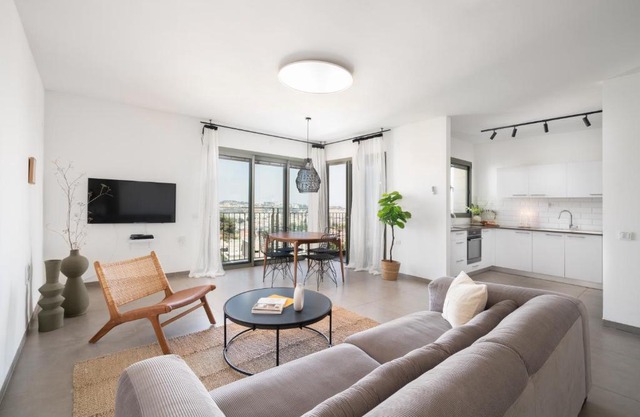 Panoramic view to Old City, amazing apt!!!