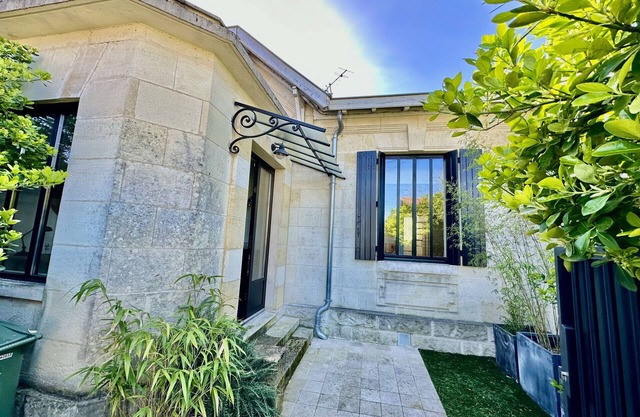 Paradis Bordeaux Le Bouscat, enchanting charm.