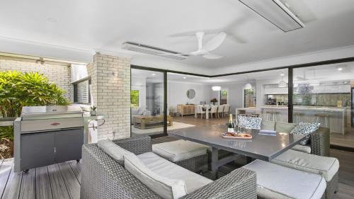 Paradise in Pearl-walk to beach, ducted air