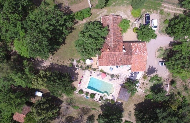Paradise in Provence - 4 bedroomed villa with pool, spa & sauna
