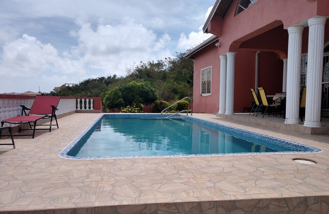 Paradise On The Isle Of Spice