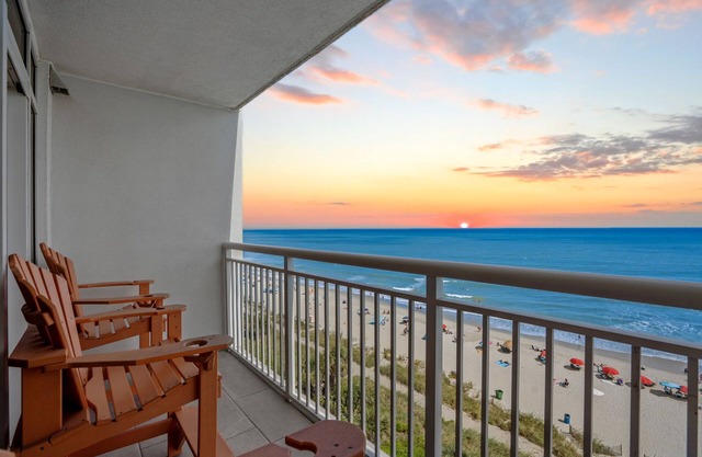 Paradise Resort 707 - Oceanfront!