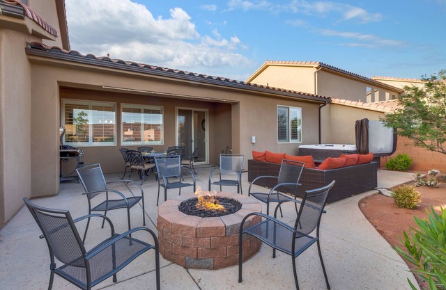 Paradise Village Resort 86 | Private Hot Tub, Game System, Community Amenities, and more