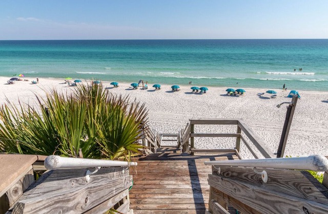 Paradise30A~ Mistral 21, Beachfront, Close to Rosemary and Seaside! Book now for Winter!