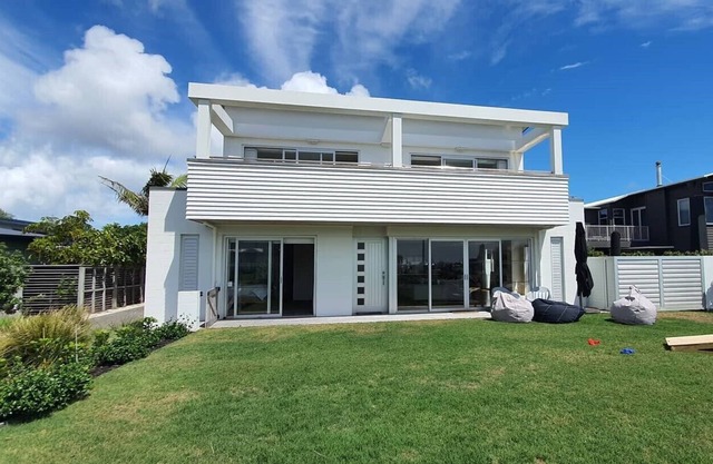 PARAOA BEACH HOUSE