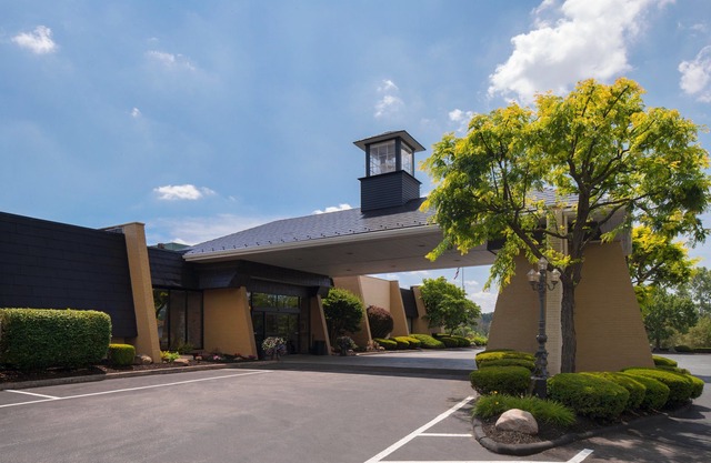 Park Inn by Radisson Sharon