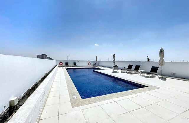 Park One - Peaceful Studio