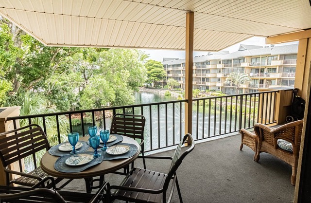 Park Shore Resort- Incredible water views! 1.25 miles to beach! Free Wifi & Basic Cable.