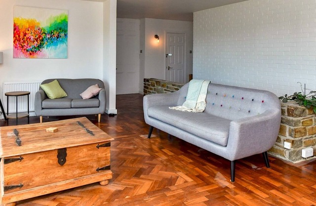 Pass the Keys | NEW Beautiful house in the Gower Sleeps 12