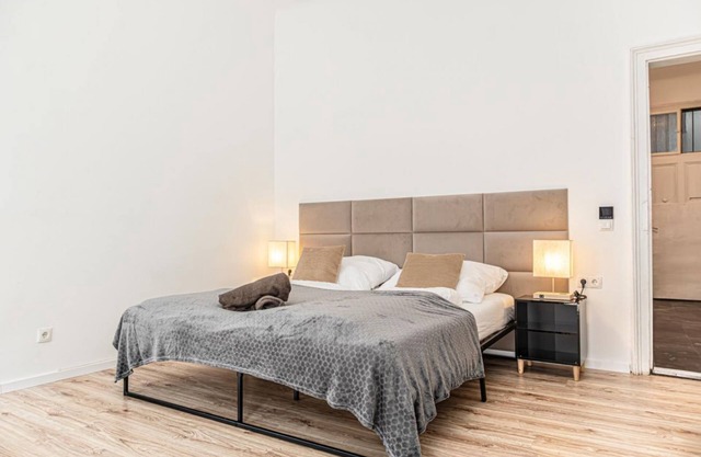 Past Meets Present 1BR/Apt Budget Friendly&Central