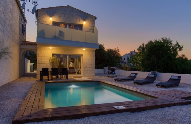 Pax house with private pool 4