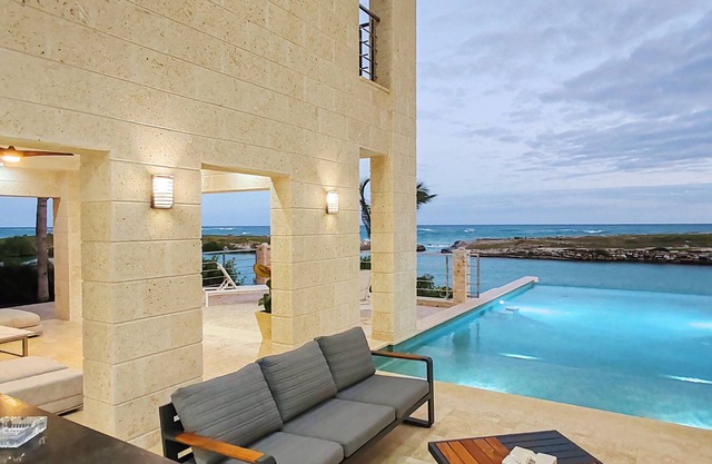 PC 12BR Ultra Luxury Palm Beach Villa + Bonus