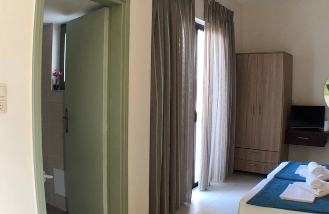 Peace of mind in the heart of Platanes.
