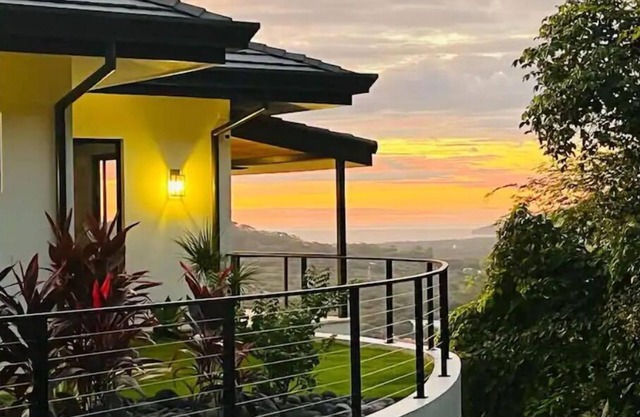 Peaceful 2BD Breathtaking Ocean & Jungle Views