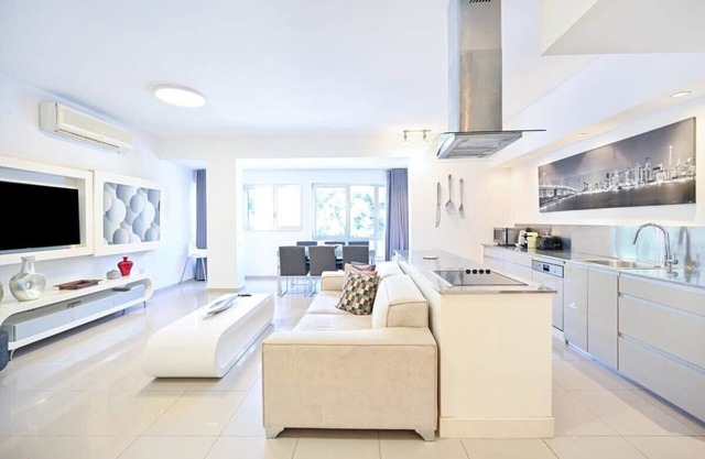 Peaceful 3BR near Frishman Beach by HolyGuest