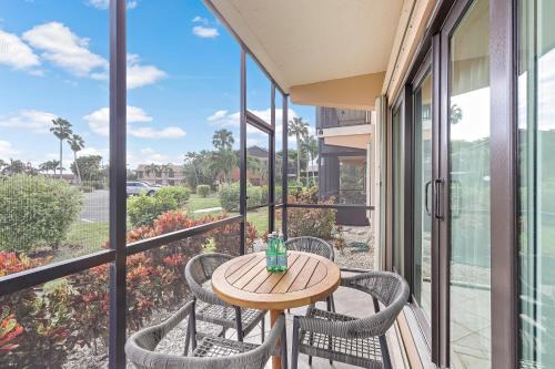 Peaceful condo with two pools/steps to beach and food