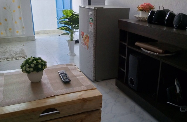Peaceful cool studio apartment next to rooftop