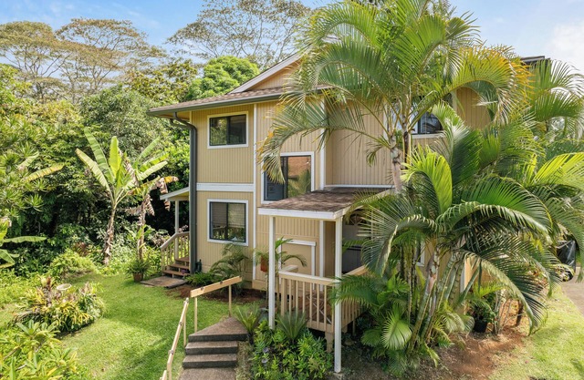 Peaceful Hawaiian Hideout Minutes to Hanalei town!