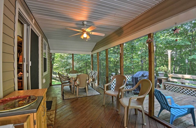 Peaceful Home with Deck Near Lake Wallenpaupack!