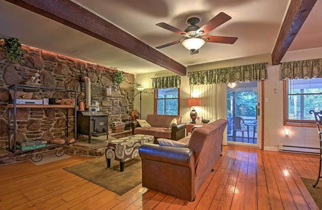 Peaceful Home with Deck Near Lake Wallenpaupack!