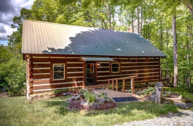 Peaceful Mountain Cabin over 4,600 ft elevation