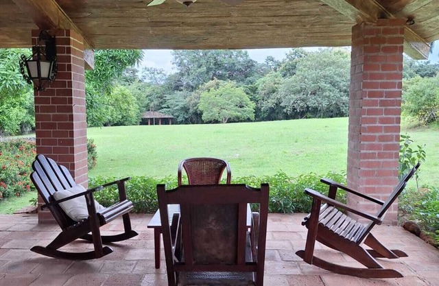 Peaceful Mountain Retreat with Panoramic Views in La Pintada