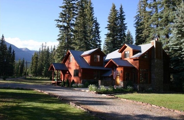Peaceful Nostalgic Mountain Home Memories in the beautiful Vallecito Valley!