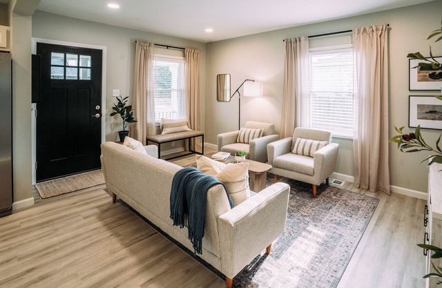 Peaceful Retreat w/Backyard-3BR-Free Parking