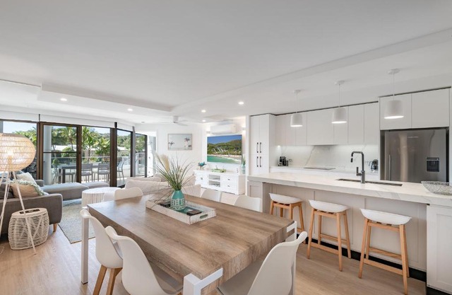 Peaceful riverside living, Noosa Heads