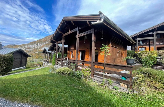 Peaceful south chalet, near slopes and hiking