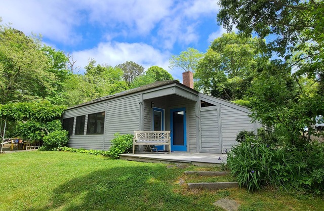 Peaceful & Spacious 2BD Retreat-A/C, Lovely Grounds, Enclosed Patio, Outdoor Shower