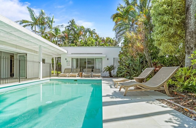 Peaceful & Stylish Retreat, Noosa Heads