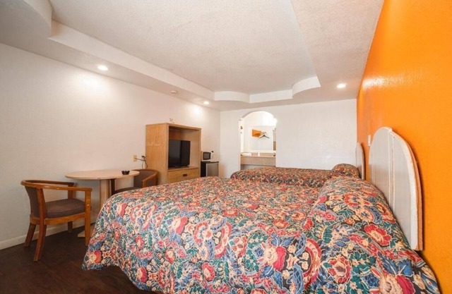 Peaceful Unit Near Texas Aquarium – Pets Allowed & Free Parking