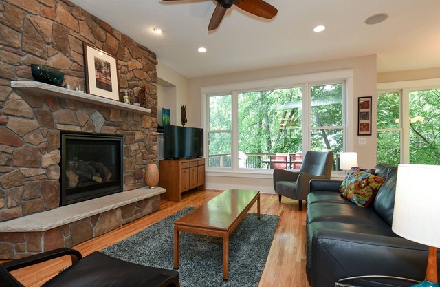 Peaceful Urban Retreat in Linden Hills