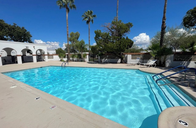 Peaceful Villa-2 Bdrm-close to Pool