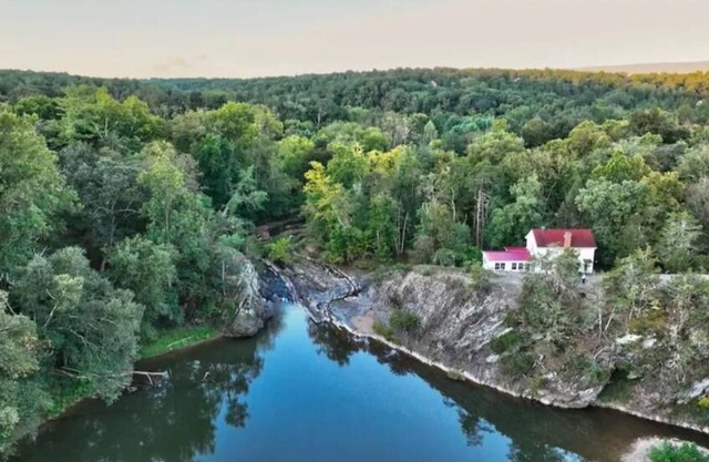 Peaceful Waterfall House - n2 bedroom hidden treasure