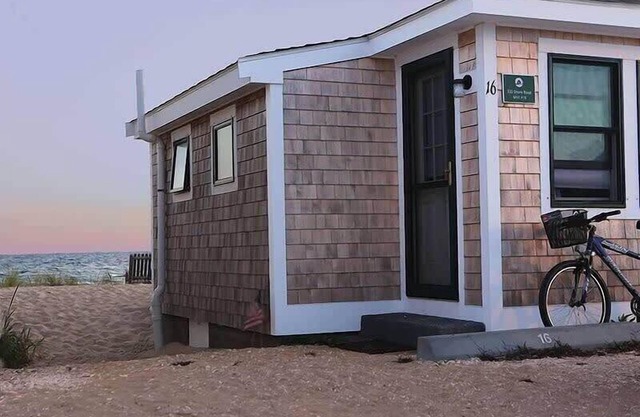 Peaceful Waterfront Beach Cottage!