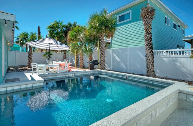 Peachy Palm by AvantStay | Huge Private Pool!