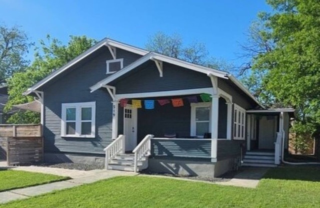 Pearl area Dog-friendly 3br house sleeps 6 museums Riverwalk FREE parking!