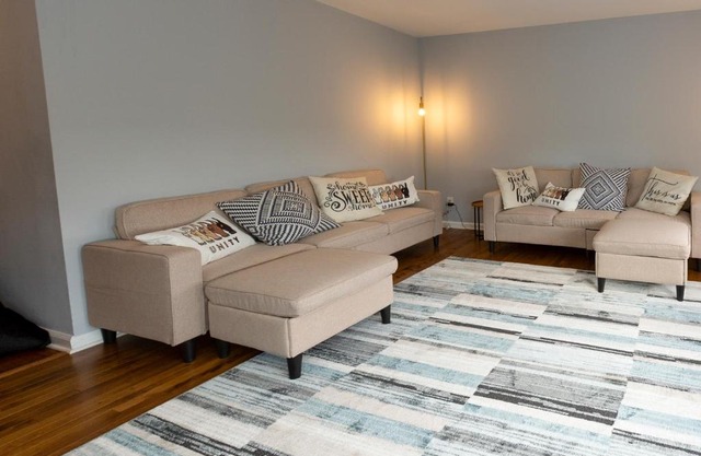 Peekskill Guesthouse-Downtown Modern Spotless Free Parking