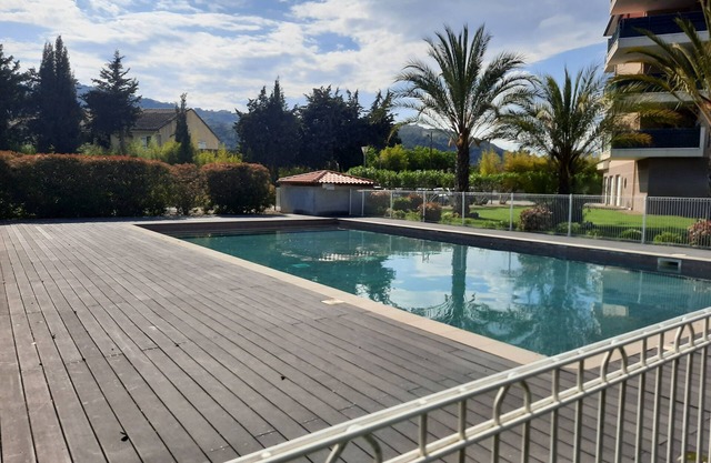Pégomas apartment T3 residence with swimming pool, near Mandelieu Cannes