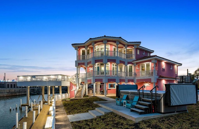 Pelican Point